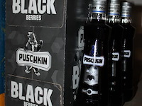 Negen flessen puschkin blackberries. - afbeelding 2 van  2