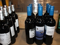 Negen flessen rode wijn cabernet sauvignon la vallee des oliviers. - afbeelding 1 van  2