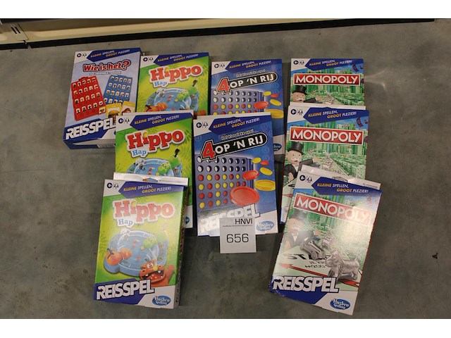 Negen reisspellen w.o. monopoly, zeeslag en vier op een rij. - afbeelding 1 van  1