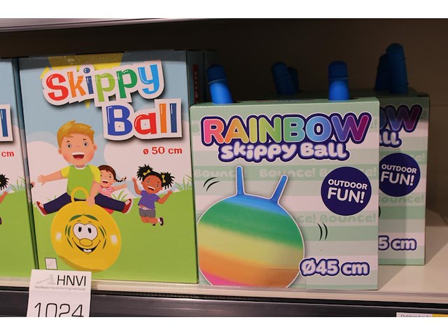 Negen skippyballen in diverse uitvoeringen. - afbeelding 2 van  2