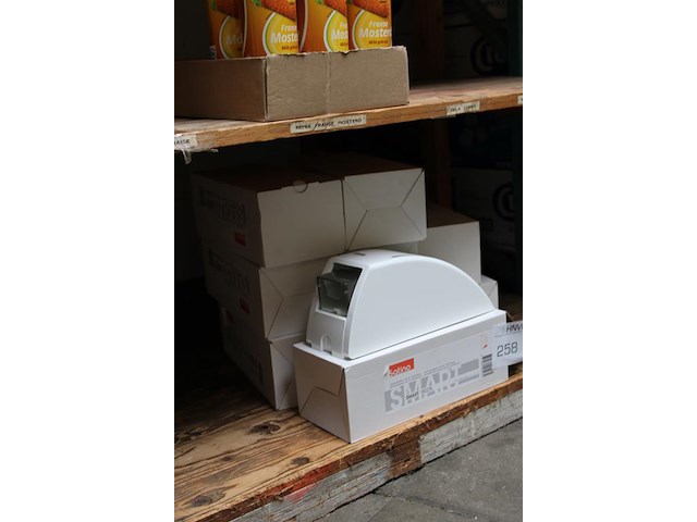 Negen zeepdispensers santino smart. - afbeelding 2 van  2