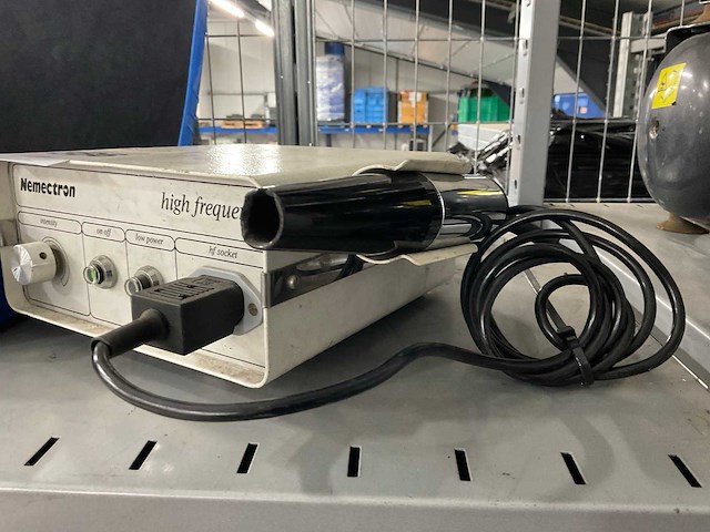Nemectron high frequentie schoonheidssalon - afbeelding 2 van  3