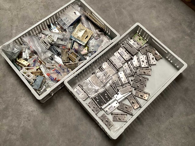 Nemef en diverse partij hang en sluitwerk rvs deurbeslag - afbeelding 1 van  5