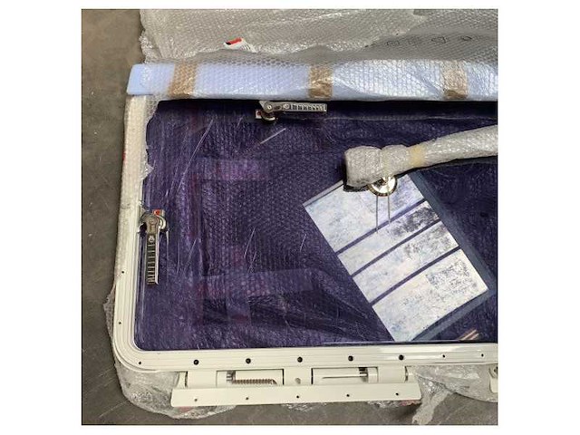 Nemo aluminum white coated opening flybridge hatch - afbeelding 5 van  6