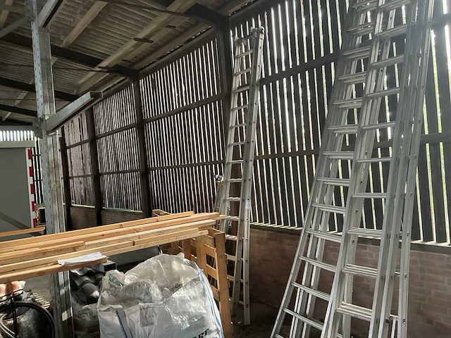 Nen 2484 uitschuif ladder - afbeelding 1 van  3