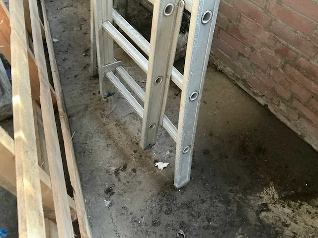 Nen 2484 uitschuif ladder - afbeelding 2 van  3