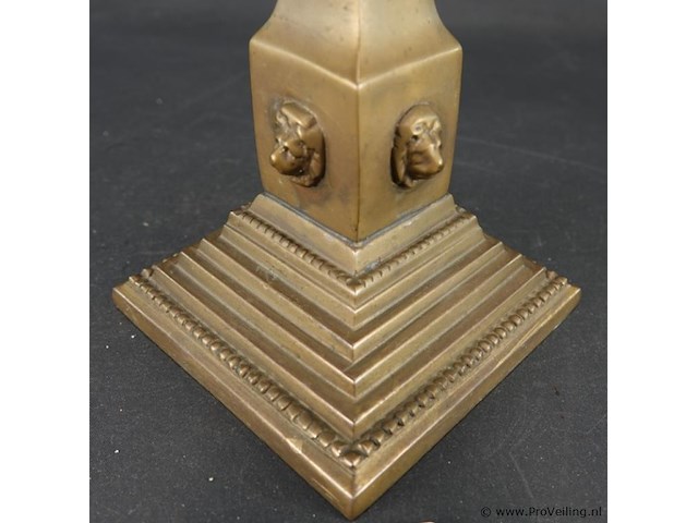 Neoclassicistische empirestijl bronzen kandelaar - afbeelding 3 van  5