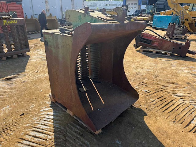 Neometals oy k1 zeefbak voor graafmachine - afbeelding 3 van  5