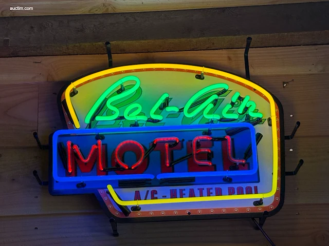 Neon bel-air motel circa 60cm - afbeelding 1 van  2