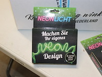 Neon licht groen in ds x - afbeelding 1 van  3