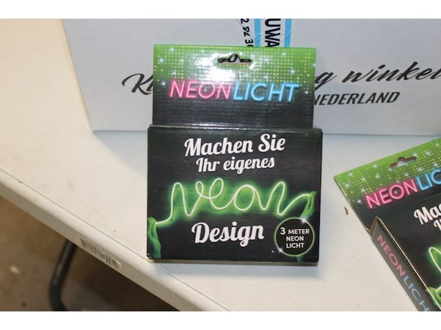 Neon licht groen in ds x - afbeelding 1 van  3