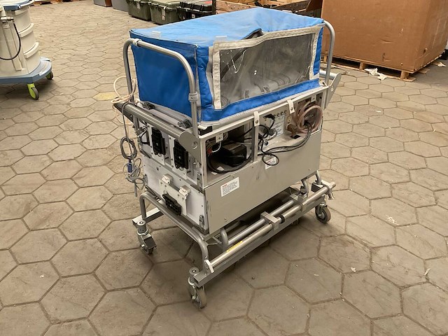 Neonatale transportincubator - afbeelding 3 van  6