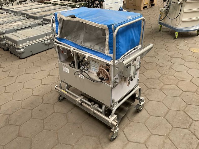 Neonatale transportincubator - afbeelding 4 van  6