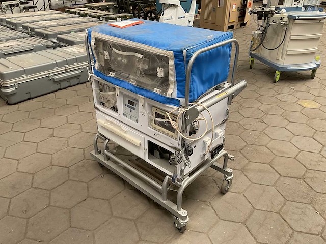 Neonatale transportincubator - afbeelding 2 van  7