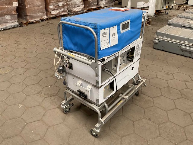 Neonatale transportincubator - afbeelding 3 van  7