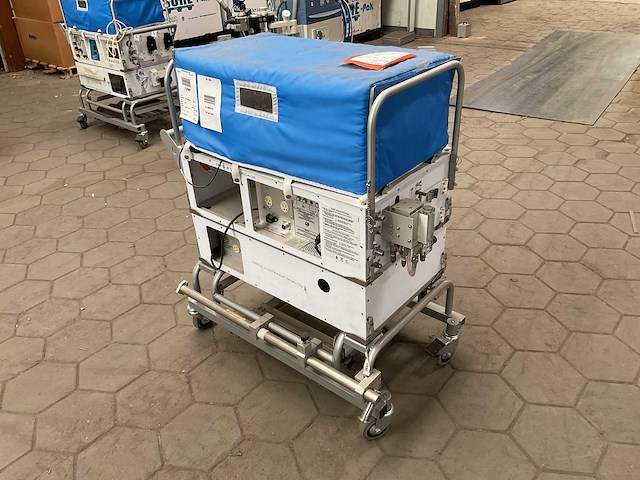 Neonatale transportincubator - afbeelding 4 van  7