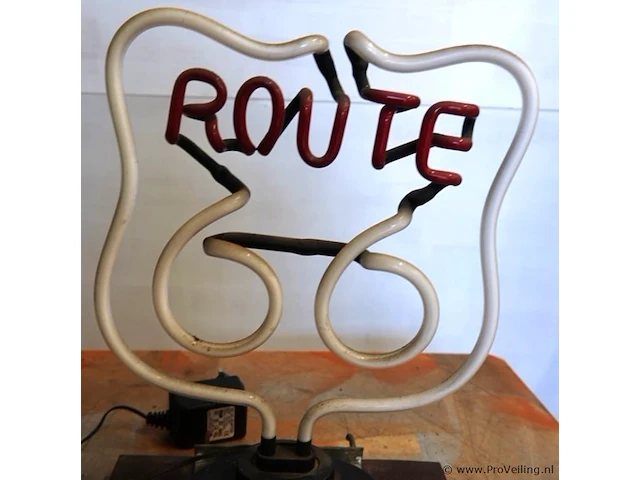 Neonreclame route 66 - afbeelding 7 van  8