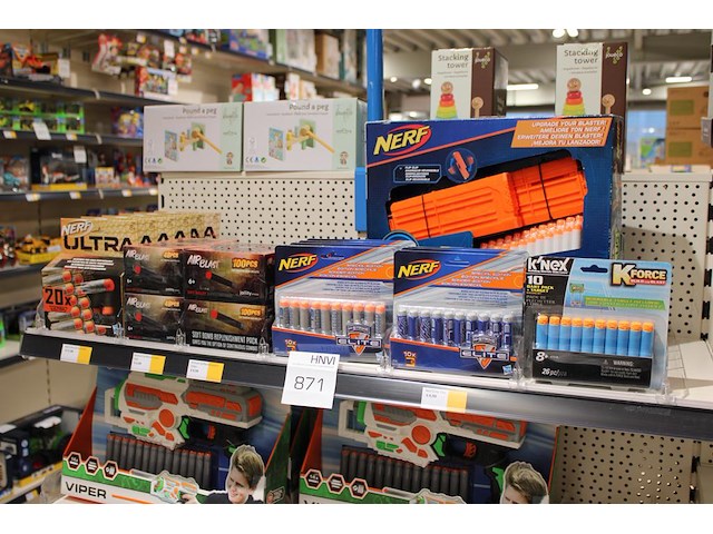 Nerf producten op schap. - afbeelding 1 van  3