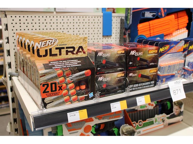 Nerf producten op schap. - afbeelding 3 van  3