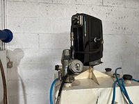 Nermann oliepomp met vast olie tank overige garage gereedschap - afbeelding 1 van  1
