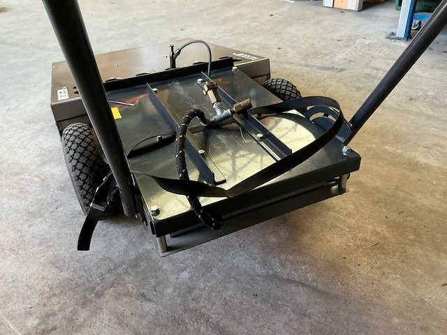 Nesbo cf600e onkruidbrander - afbeelding 10 van  10