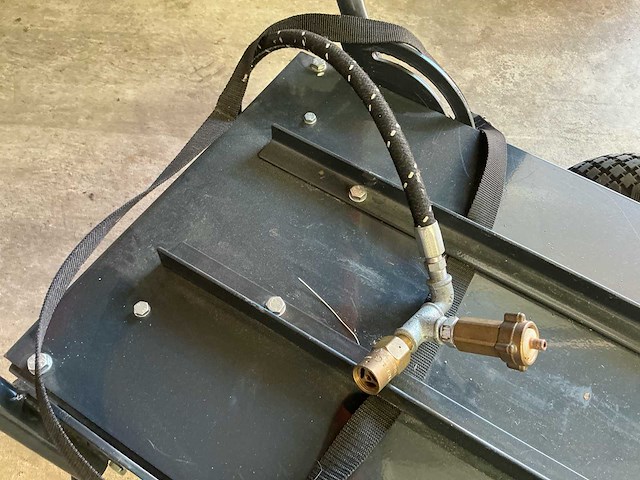 Nesbo cf600e onkruidbrander - afbeelding 6 van  10