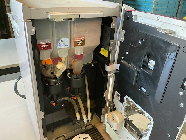 Nescafe alegria warme drankenautomaat - afbeelding 6 van  6