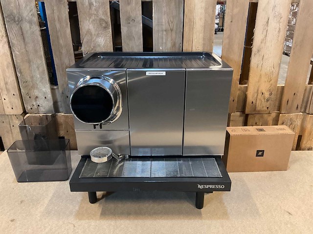 Nespresso - momento coffee & milk 120 - koffiemachine - afbeelding 2 van  4