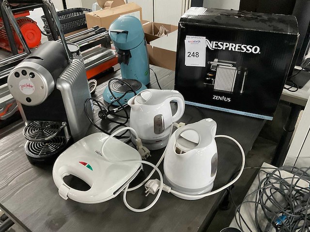 Nespresso - q737 - koffiezetapparaat, waterkoker (5x) - afbeelding 1 van  3