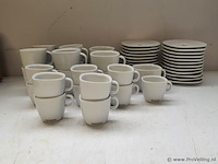 Nespresso espressokopjes en borden - afbeelding 1 van  5