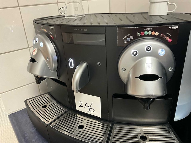 Nespresso gemini 200 koffiemachine - afbeelding 2 van  2