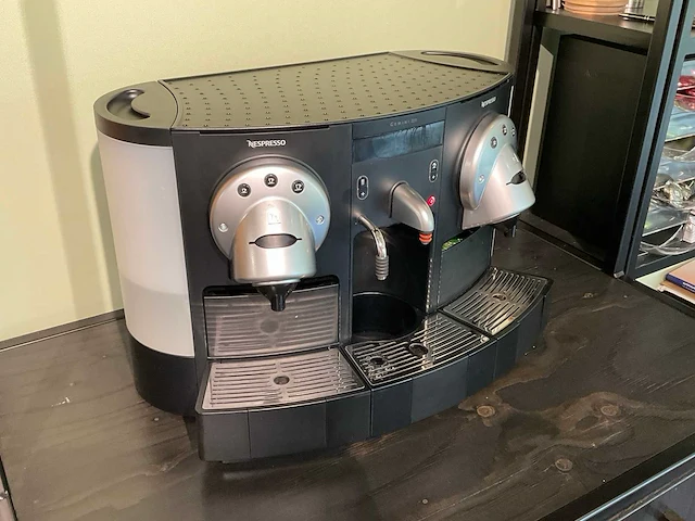Nespresso gemini 200 koffiemachine - afbeelding 2 van  2