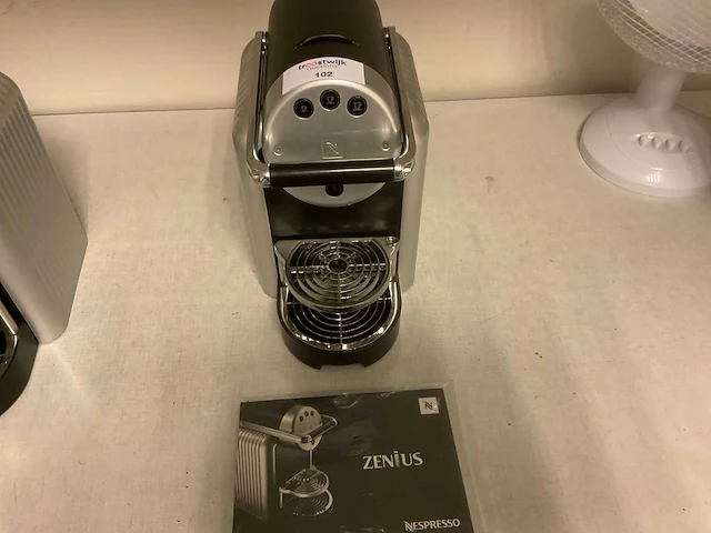 Nespresso zenius koffiezetapparaat - afbeelding 2 van  4