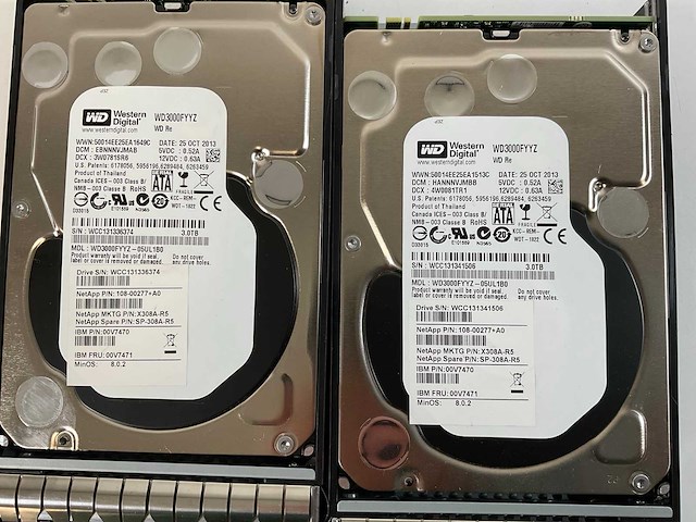 Netapp (d54346/naj-0801), 21x 3tb hdd (wd3000fyyz) - 1x 3tb hdd (st3000nm0033) network attached storage - afbeelding 2 van  12