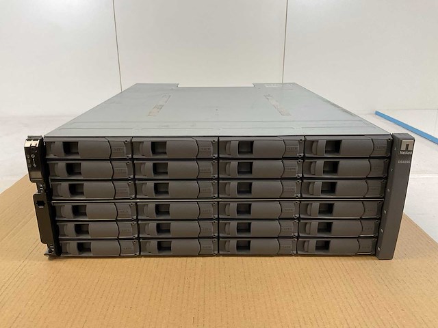 Netapp (d54346/naj-0801), 24x 3tb hdd(hua723030ala640) network attached storage - afbeelding 1 van  4
