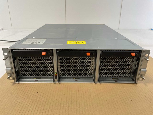 Netapp (naf-1301) professional rack-mount hybrid storage system - afbeelding 1 van  6