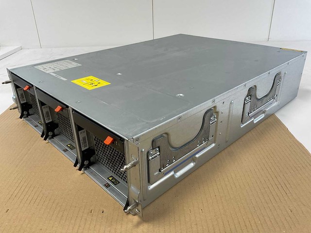 Netapp (naf-1301) professional rack-mount hybrid storage system - afbeelding 4 van  6
