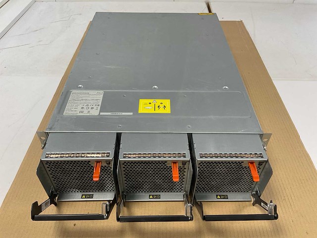 Netapp (naf-1301) professional rack-mount hybrid storage system - afbeelding 4 van  5