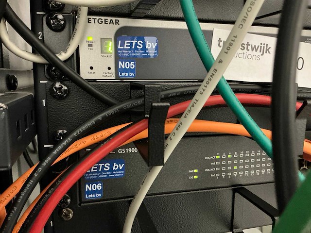 Netgear 19" switch (2x) - afbeelding 2 van  4