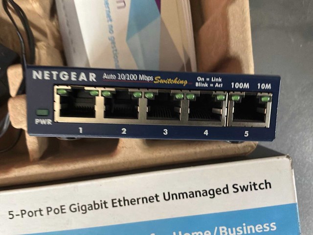 Netgear 300 ethernet switch - afbeelding 2 van  5