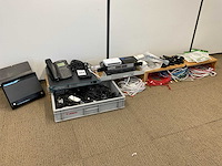 Netgear, cisco switches en kabels - afbeelding 1 van  11