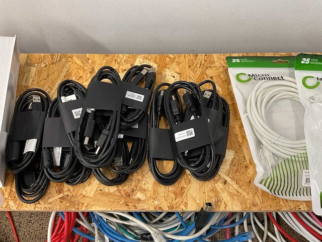 Netgear, cisco switches en kabels - afbeelding 6 van  11