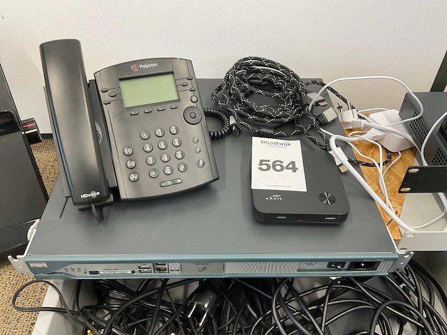 Netgear, cisco switches en kabels - afbeelding 11 van  11