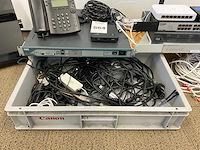 Netgear, cisco switches en kabels - afbeelding 2 van  11
