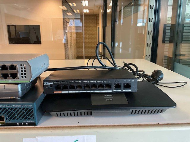 Netgear, cisco, tp-link, linksys switches - afbeelding 5 van  5