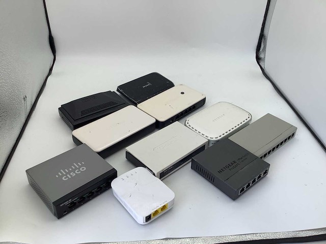 Netgear enz. wifi, router & switch (10x) - afbeelding 1 van  5