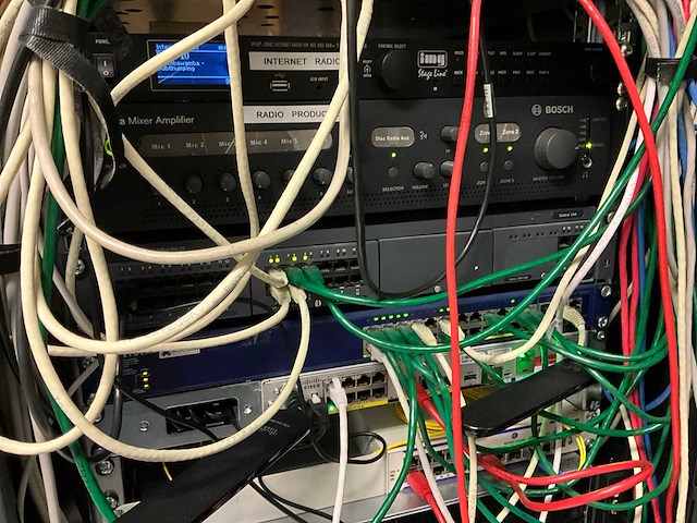 Netgear fs728tp switch - afbeelding 1 van  3