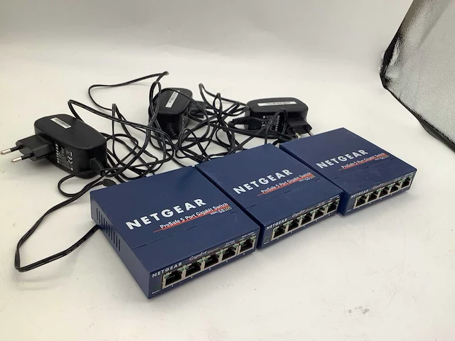 Netgear gs105 wifi, router & switch gigabyte (3x) - afbeelding 1 van  5