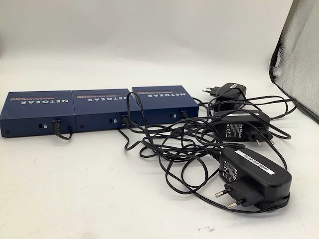 Netgear gs105 wifi, router & switch gigabyte (3x) - afbeelding 4 van  5