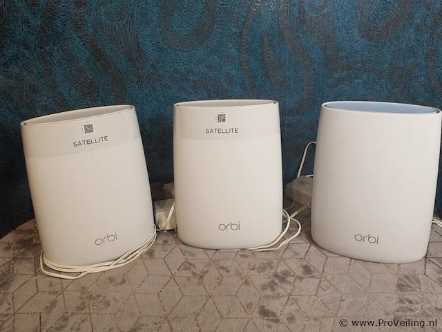 Netgear orbi mesh wifi-apparaten o.a. satelite & router rbr50v2 - 3 stuks - afbeelding 1 van  4